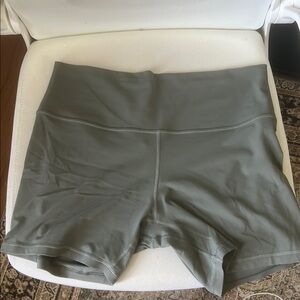 Lululemon align short